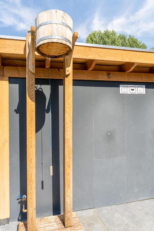 Green Tiny House With Shared Pool Zeewolde Exterior foto